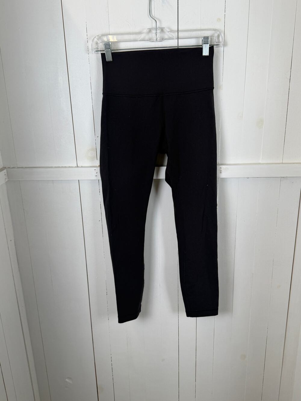 Lululemon Black Capri Leggings Sz 6 Nylon Pre-Owned
